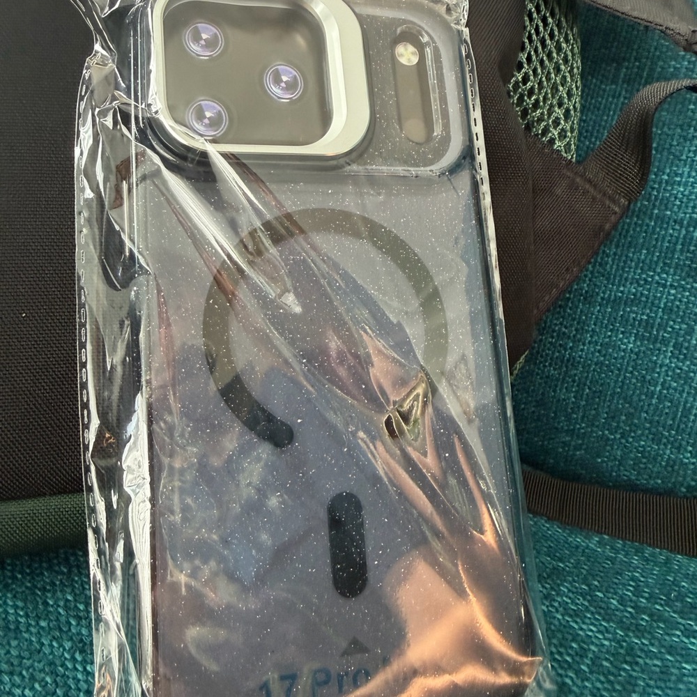 iPhone BUNDLE 17 PRO MAX Accessory bundle - Picture 10 of 10